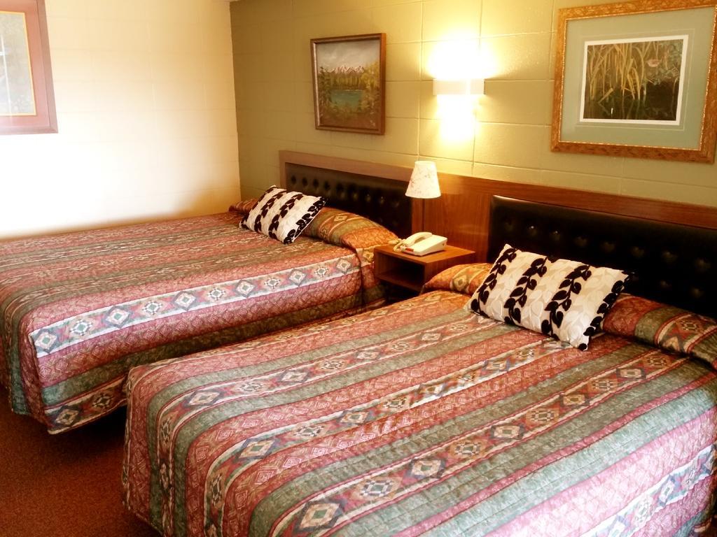 Alpine Lodge Motel & Restaurant Grande Cache Bilik gambar
